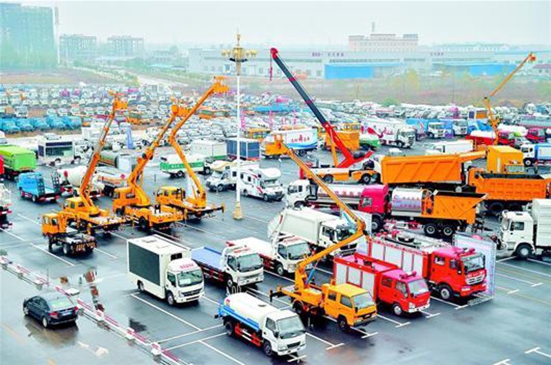 洒水车价格解析：市场需求与经济考量